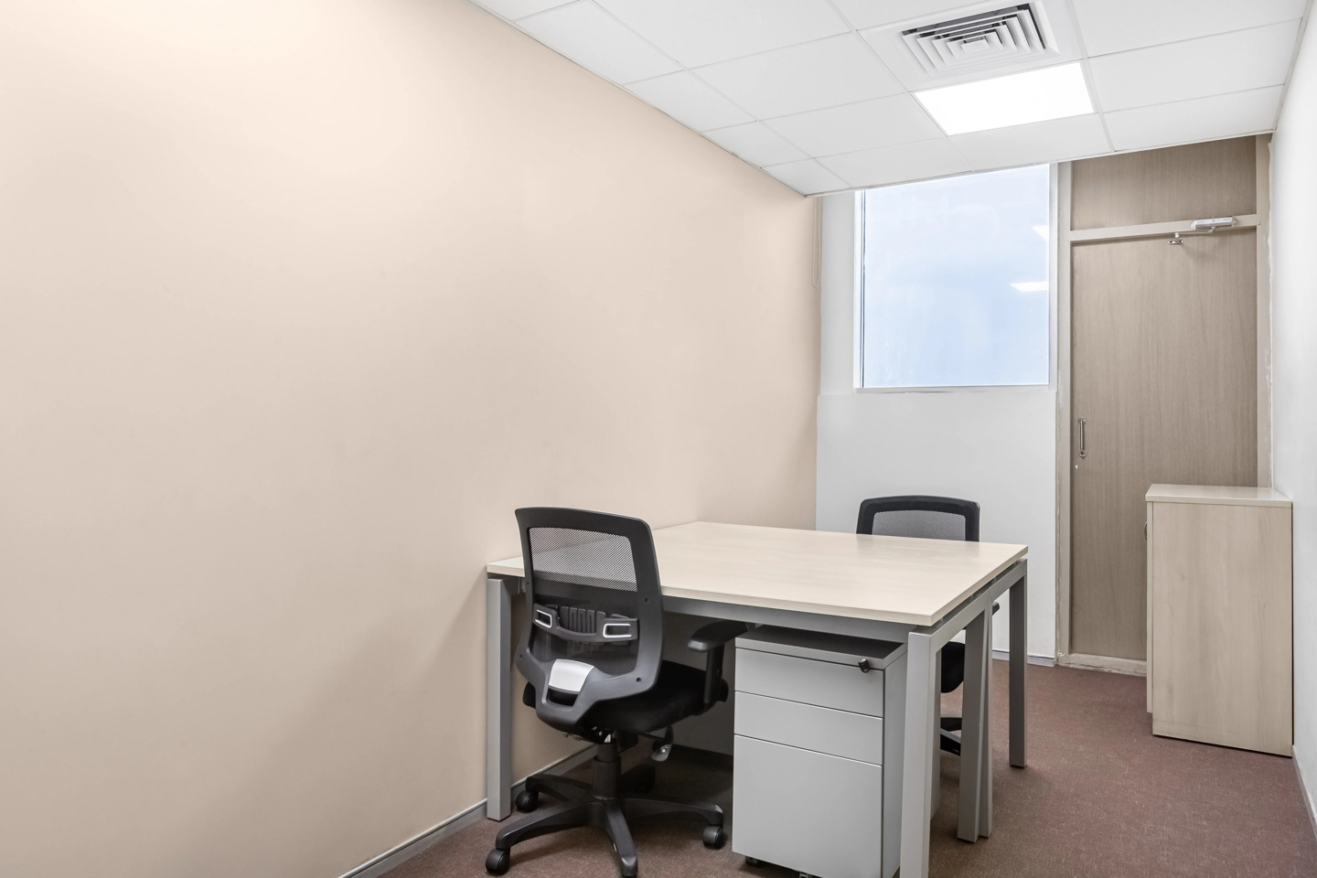 Regus full photo 3