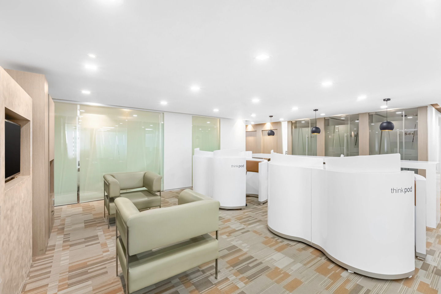Regus full photo 4
