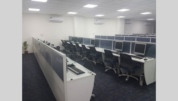 U Corp Communication full photo 5