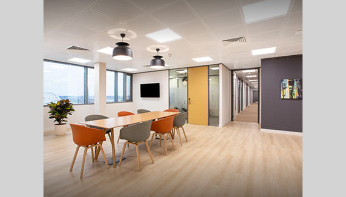 Regus full photo 4