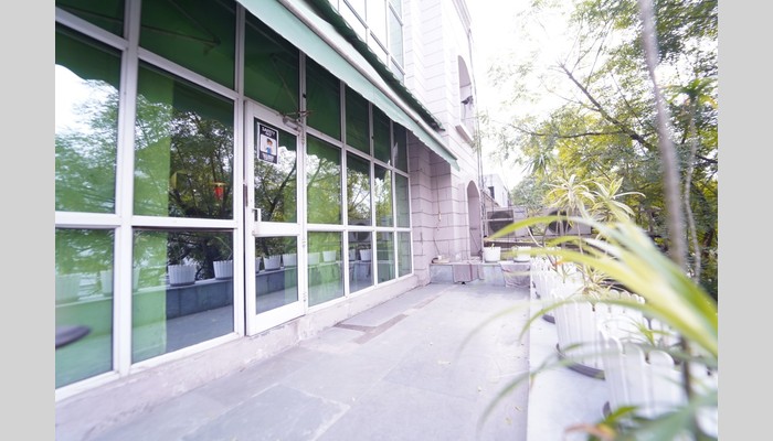 Re Office full photo 3