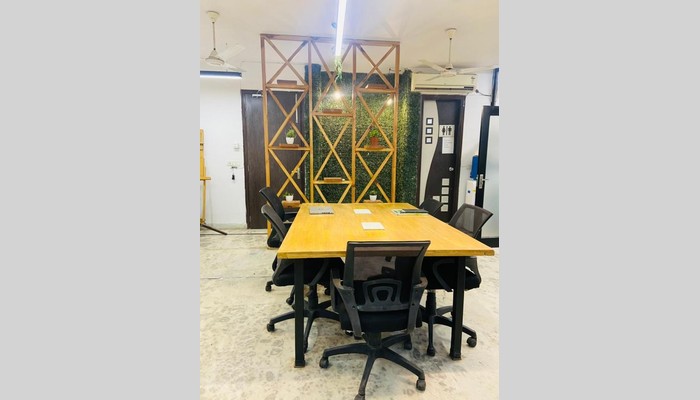 Delhi Co full photo 9