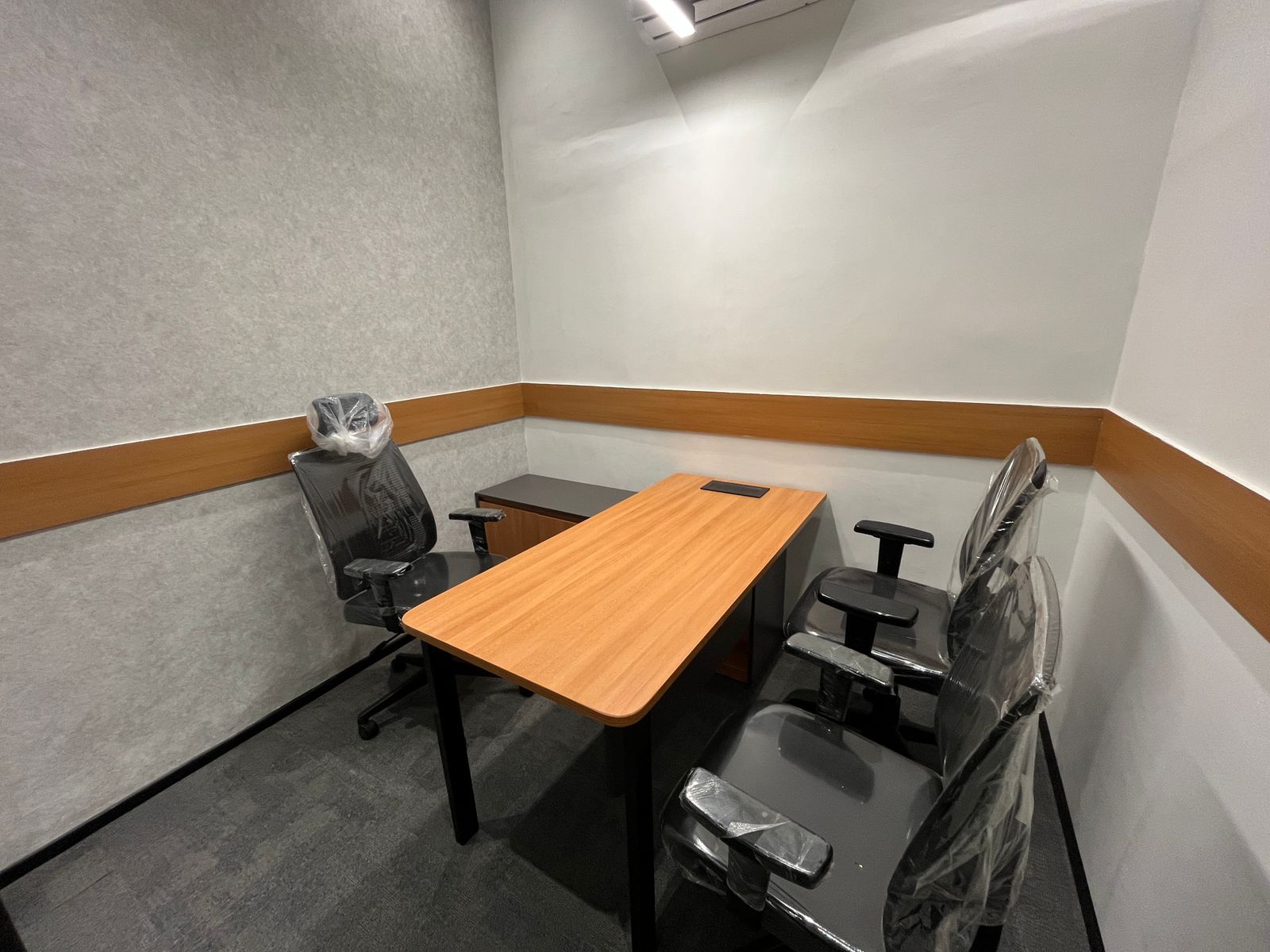 JustOfiz Workspace full photo 3