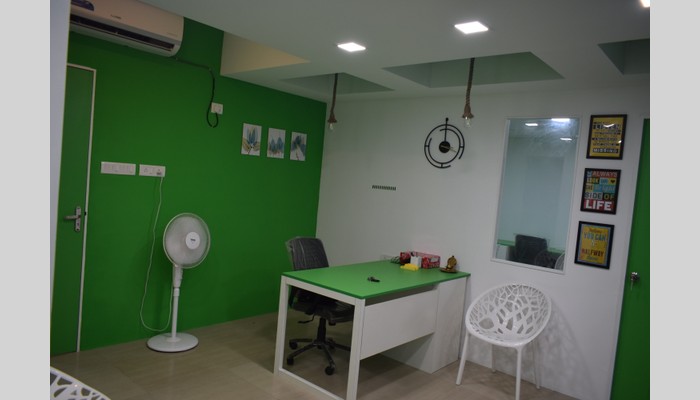 WORKDESQ full photo 3