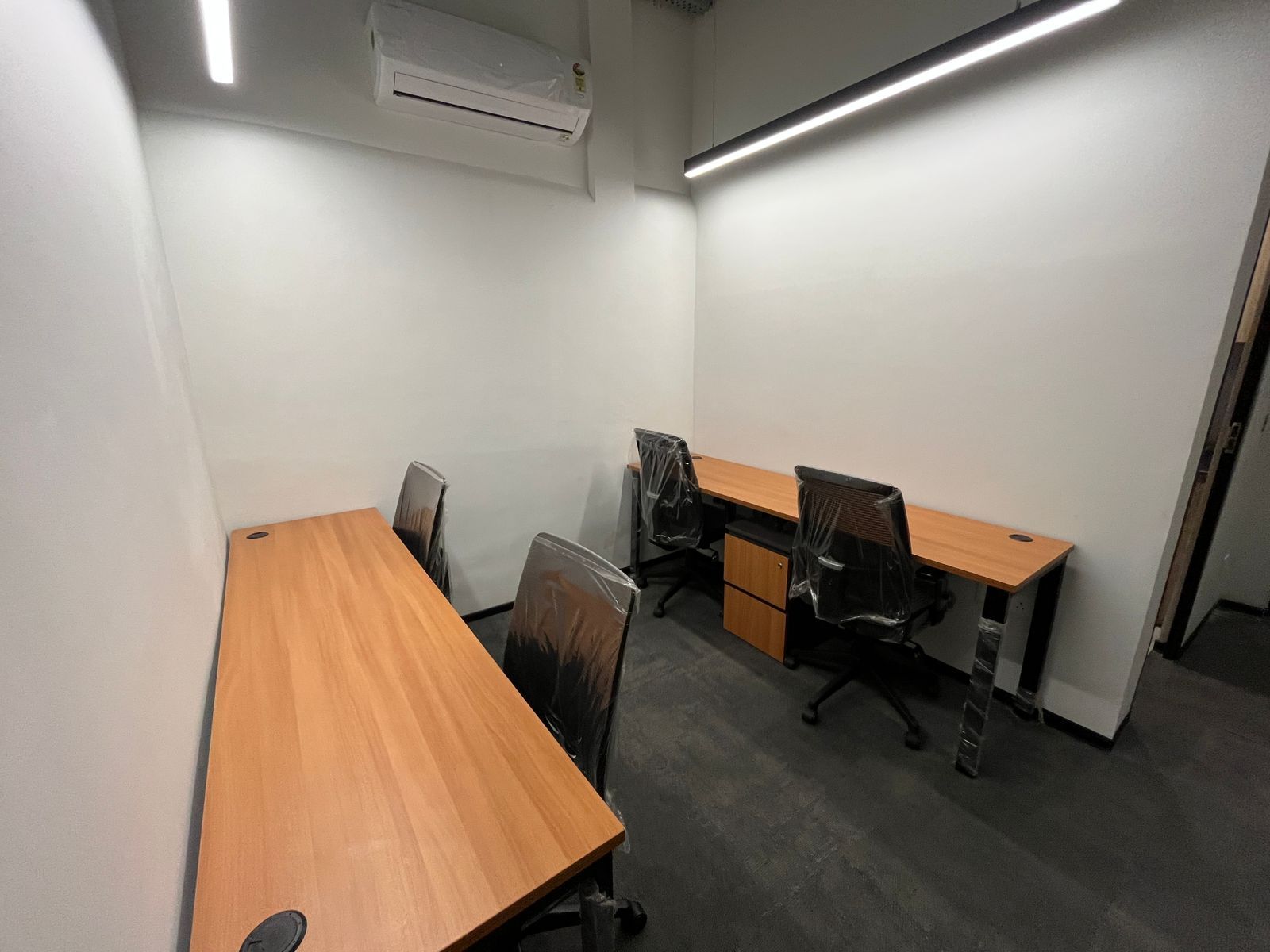 JustOfiz Workspace full photo 5
