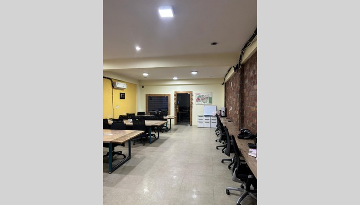Plus One Lab full photo 8