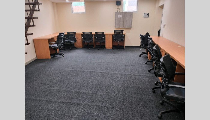 Plus One Lab full photo 4