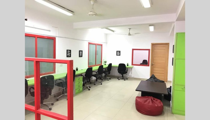 Delhi Co full photo 3