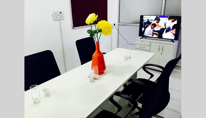 Hustle Cowork full photo 3