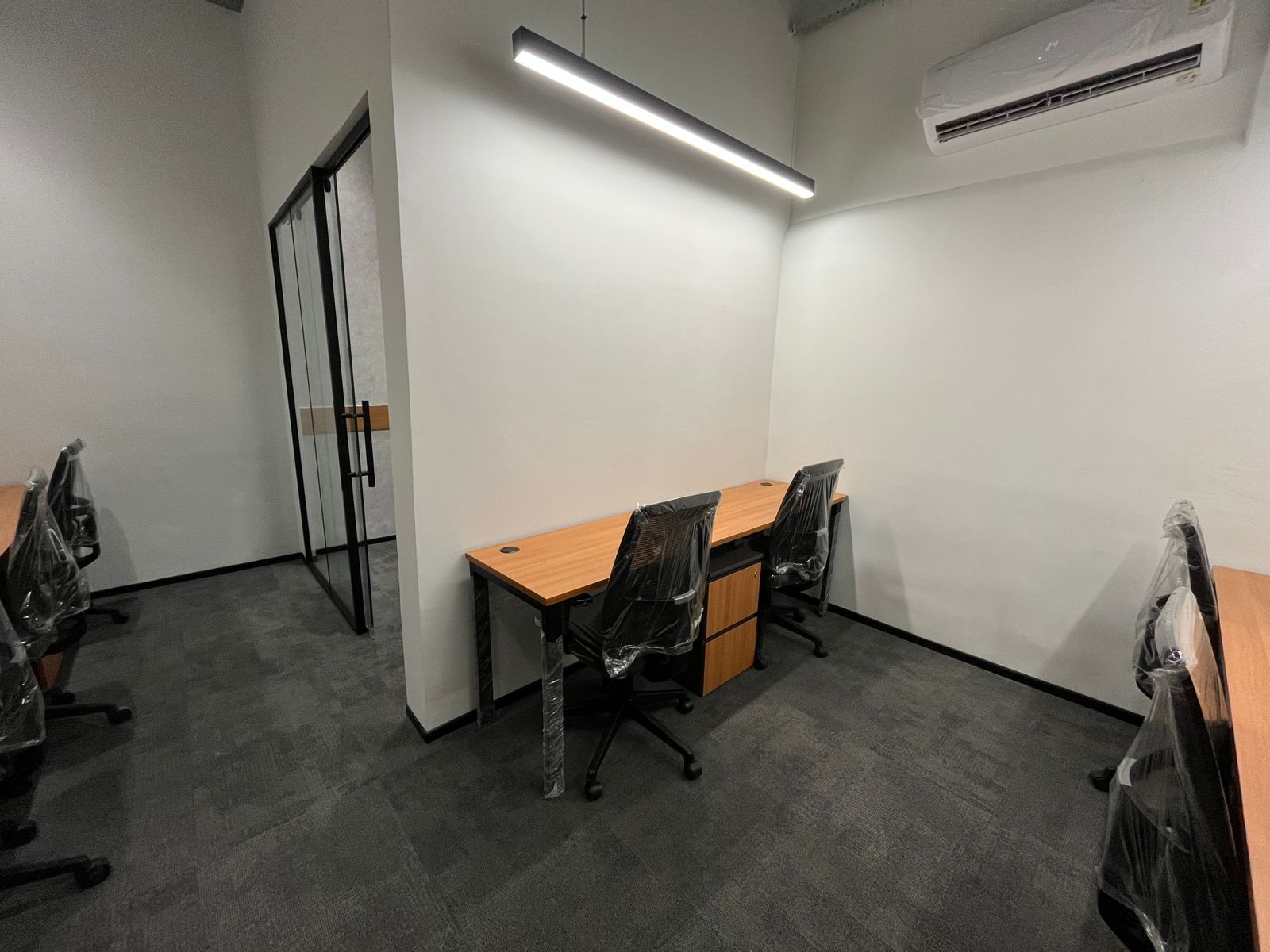 JustOfiz Workspace full photo 8