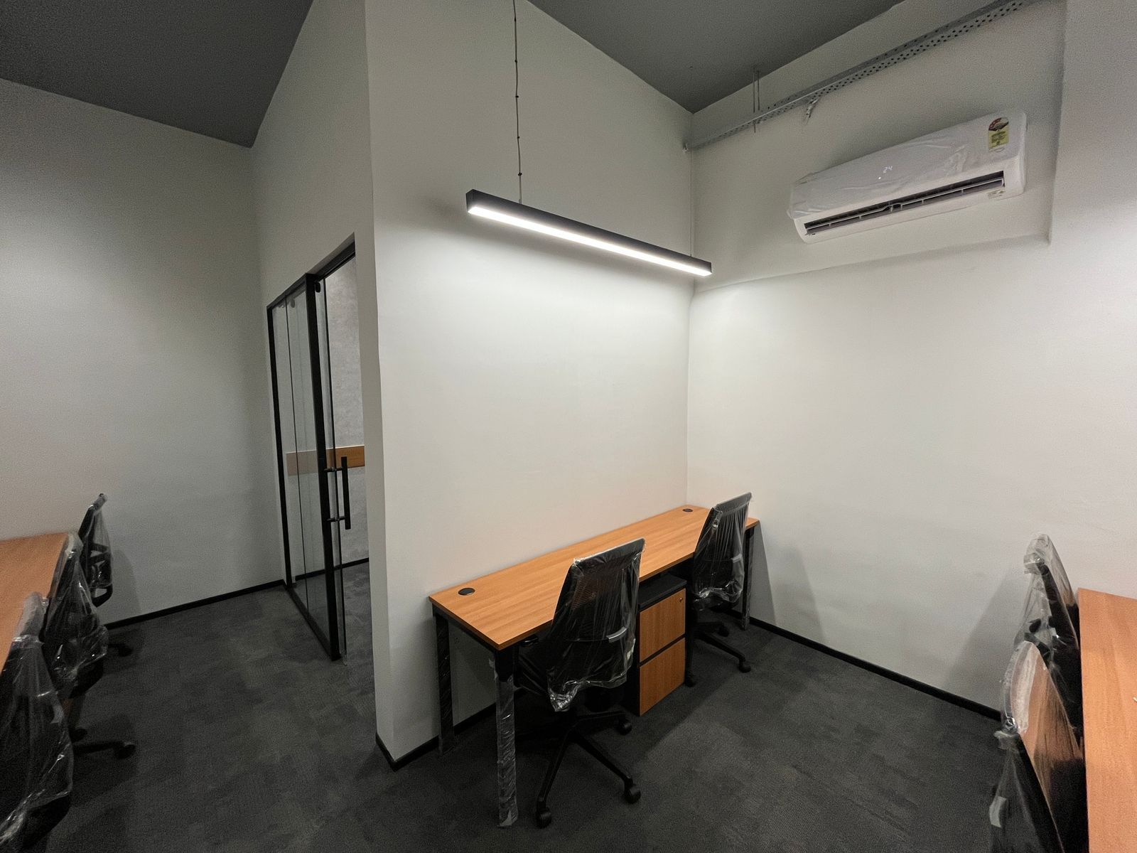 JustOfiz Workspace full photo 4
