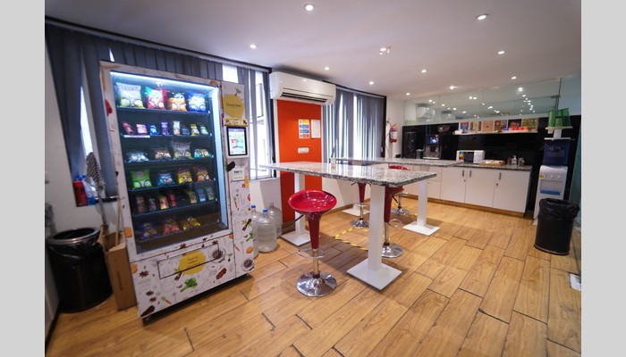 Re Office full photo 4