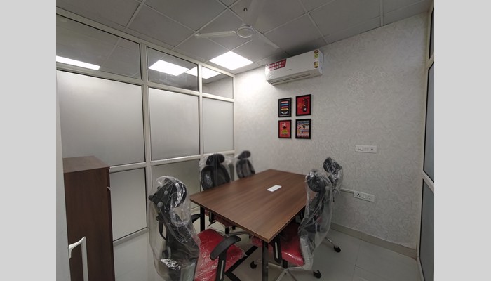 Nearby Desk full photo 8