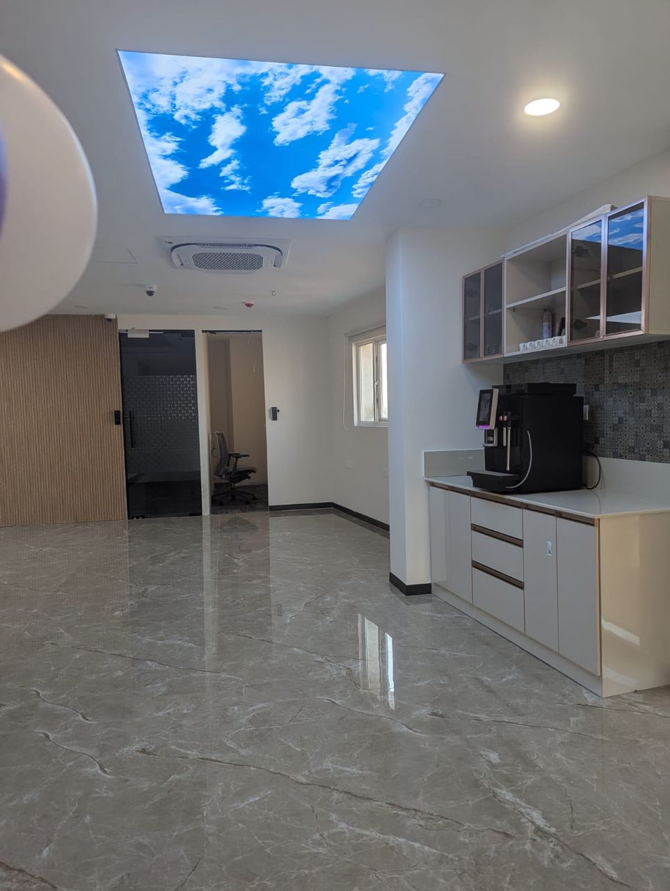 Falcon Spaces full photo 7