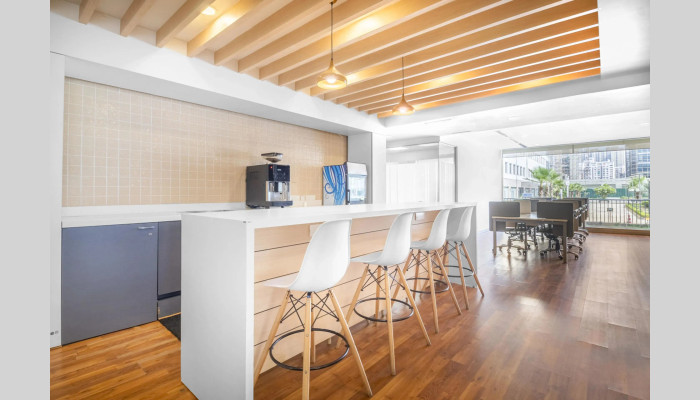 Regus full photo 4