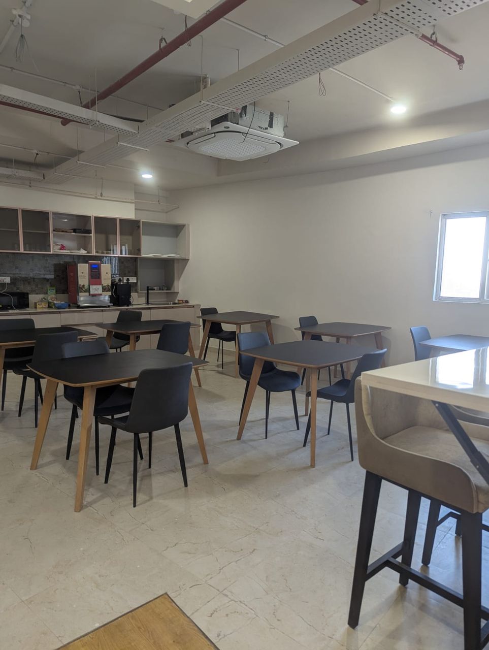 Falcon Spaces full photo 9